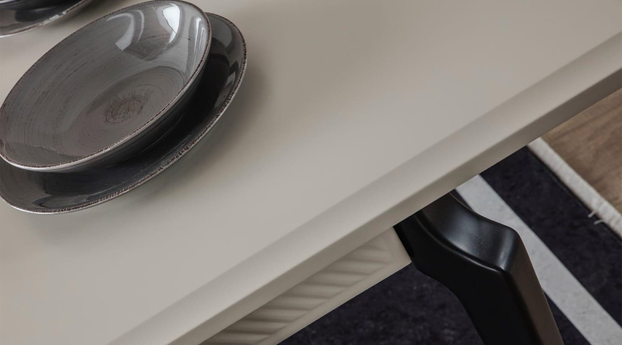 Versace Modern Masa 2