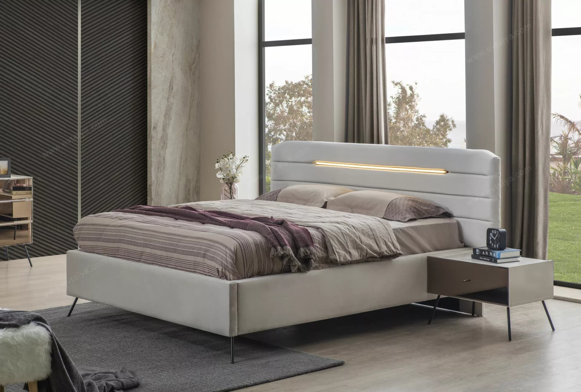 Bronze Ledli Bazalı Karyola - Image 1