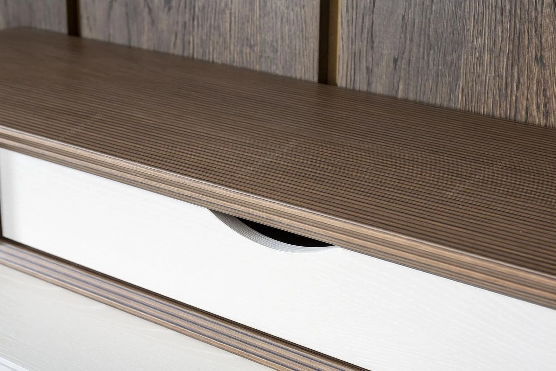 Orjin Puflu, Alt Blok TV Ünitesi 4