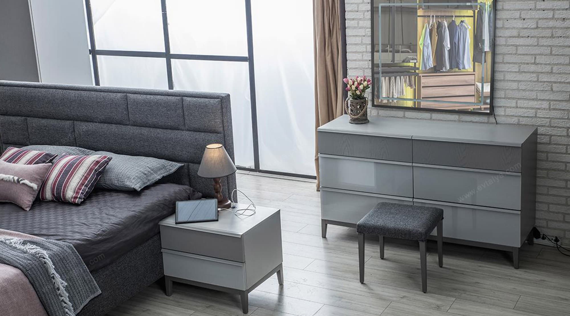 Salda Sürgülü Tv'li Yatak Odası Takımı - Image 5